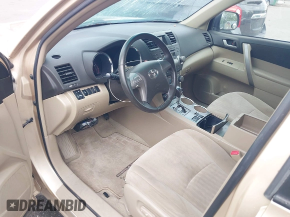 2008 Toyota Highlander Sport z VIN JTEES43A682018882, wystawiony jako IAAI lot #42171070 z przebiegiem 207 448 mil mil oraz . Historia ofert i sprzedaży dostępna na DreamBid. Obrazek 5.