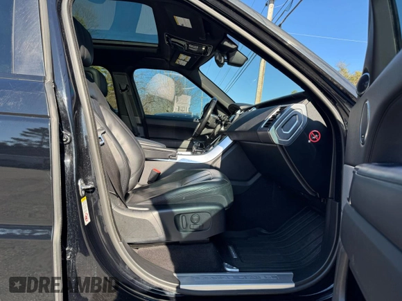 2018 Land Rover Range Rover Sport HSE with VIN SALWR2RV0JA402552, listed as a Copart auction lot 54085025 with 60,036 mi miles and Clean Title. Bid and sale history available at carsss.com. Image 5.