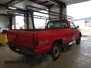 1993 GMC Sierra 1500 z VIN 1GTEK14H0PE542993, wystawiony jako IAAI lot #41833743 z przebiegiem 225 085 mil mil oraz . Historia ofert i sprzedaży dostępna na DreamBid. Obrazek 4.