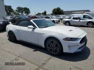 2020 Ford Mustang EcoBoost z VIN 1FATP8UH9L5111800, wystawiony jako Copart lot #59817955 z przebiegiem 79 304 mil mil oraz Czysty tytuł • Clean title. Historia ofert i sprzedaży dostępna na DreamBid. Obrazek 4.