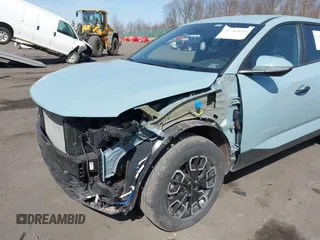 2024 Hyundai Santa Cruz SEL z VIN 5NTJBDAE3RH088530, wystawiony jako IAAI lot #41785149 z przebiegiem 21 560 mil mil oraz . Historia ofert i sprzedaży dostępna na DreamBid. Obrazek 18.