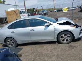 2021 Kia Forte LXS z VIN 3KPF24AD2ME333097, wystawiony jako IAAI lot #42171293 z przebiegiem 29 875 mil mil oraz . Historia ofert i sprzedaży dostępna na DreamBid. Obrazek 14.