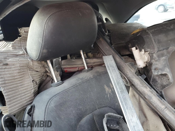 2001 Mercedes-Benz CLK 320/430 z VIN WDBLK70G51T092055, wystawiony jako Copart lot #38913294 z przebiegiem Nie podano mil oraz Nie do naprawy • Non repairable. Historia ofert i sprzedaży dostępna na DreamBid. Obrazek 10.