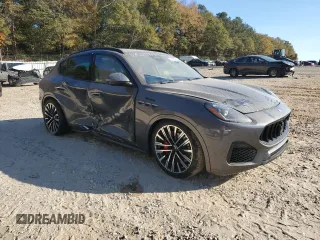 2023 Maserati Grecale Modena z VIN ZN682AVM6P7417525, wystawiony jako Copart lot #75650563 z przebiegiem 198 mil mil oraz . Historia ofert i sprzedaży dostępna na DreamBid. Obrazek 4.