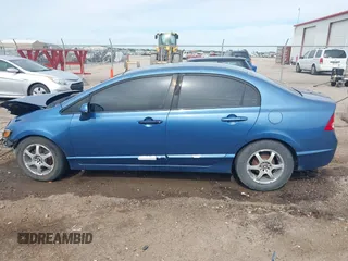 2008 Honda Civic LX z VIN 1HGFA16578L096964, wystawiony jako IAAI lot #42248106 z przebiegiem 173 108 mil mil oraz . Historia ofert i sprzedaży dostępna na DreamBid. Obrazek 15.