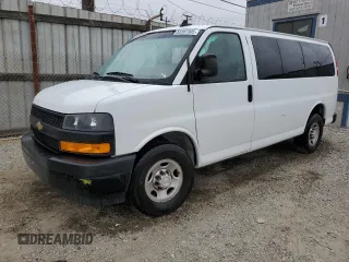 2019 Chevrolet Express Passenger LS z VIN 1GAWGEFG1K1334129, wystawiony jako Copart lot #58387905 z przebiegiem 40 557 mil mil oraz Nie do naprawy • Non repairable. Historia ofert i sprzedaży dostępna na DreamBid. Obrazek 1.