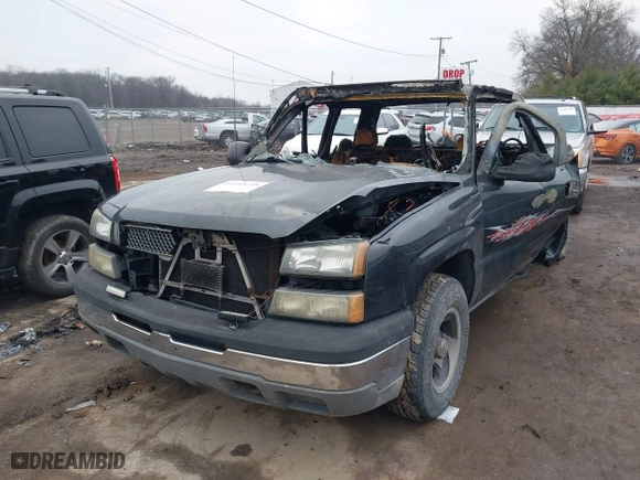 2003 Chevrolet Silverado 1500 LS with VIN 2GCEC19V731279716, listed as a IAAI auction lot 41105235 with 1 mi miles. Bid and sale history available at carsss.com. Image 2.