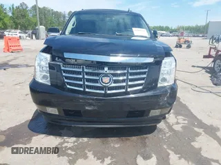 2008 Cadillac Escalade z VIN 1GYEC63818R112129, wystawiony jako IAAI lot #42005558 z przebiegiem 162 875 mil mil oraz . Historia ofert i sprzedaży dostępna na DreamBid. Obrazek 6.