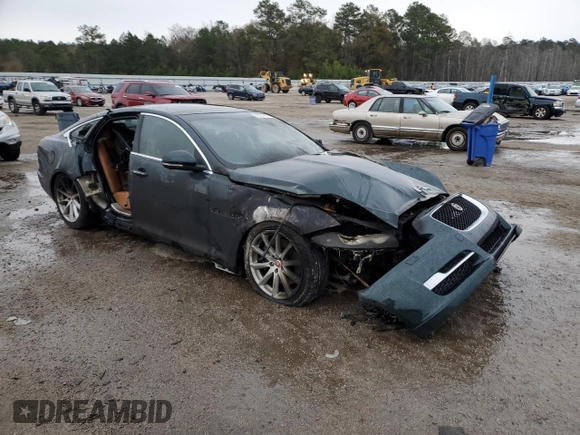 2017 Jaguar XJ z VIN SAJWJ1CD8H8W06740, wystawiony jako Copart lot #86709124 z przebiegiem Nie podano mil oraz Szkoda całkowita • Salvage title. Historia ofert i sprzedaży dostępna na DreamBid. Obrazek 4.