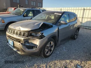 2020 Jeep Compass Limited z VIN 3C4NJCCBXLT165868, wystawiony jako Copart lot #84525004 z przebiegiem 113 274 mil mil oraz Szkoda całkowita • Salvage title. Historia ofert i sprzedaży dostępna na DreamBid. Obrazek 1.