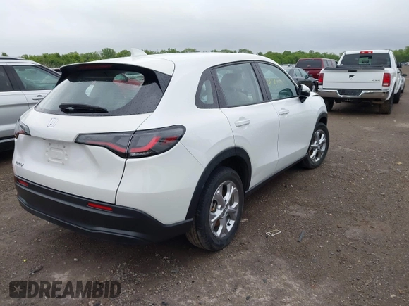 2024 Honda HR-V LX with VIN 3CZRZ2H33RM709002, listed as a IAAI auction lot 42319822 with 17,823 mi miles and . Bid and sale history available at DreamBid. Image 4.