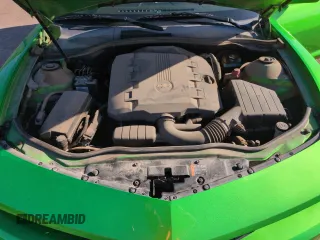 2011 Chevrolet Camaro 2LS z VIN 2G1FA1ED3B9131661, wystawiony jako Copart lot #54277835 z przebiegiem 107 954 mil mil oraz Szkoda całkowita • Salvage title. Historia ofert i sprzedaży dostępna na DreamBid. Obrazek 11.