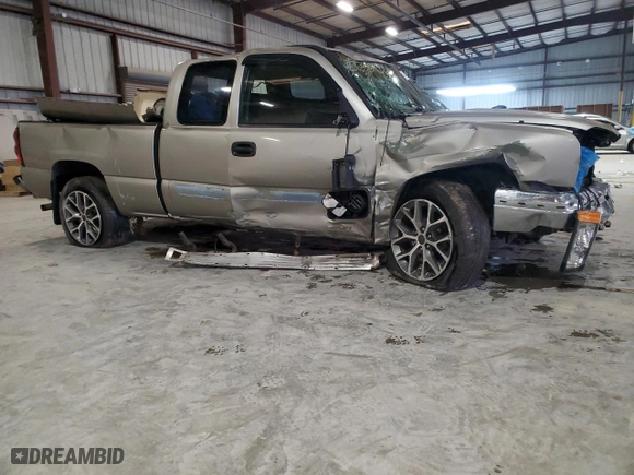 2003 Chevrolet Silverado 1500 LS with VIN 2GCEC19V631300975, listed as a Copart auction lot 41784015 with 0 mi miles and Salvage Title. Bid and sale history available at carsss.com. Image 4.
