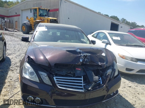 2010 Mercedes-Benz E-Class E 350 Luxury with VIN WDDHF8HBXAA251115, listed as a IAAI auction lot 41901802 with 134,323 mi miles. Bid and sale history available at carsss.com. Image 12.