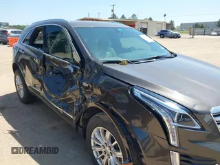2019 Cadillac XT5 FWD z VIN 1GYKNARS1KZ235083, wystawiony jako IAAI lot #42002995 z przebiegiem 117 430 mil mil oraz . Historia ofert i sprzedaży dostępna na DreamBid. Obrazek 6.