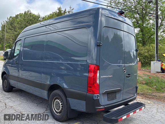 2019 Mercedes-Benz Sprinter Cargo with VIN WD4PF0CD7KP043942, listed as a Copart auction lot 54968745 with 141,118 mi miles and Clean Title. Bid and sale history available at carsss.com. Image 3.