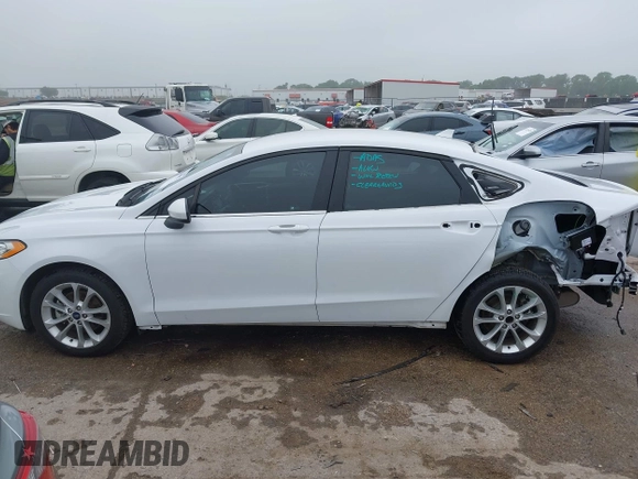 2020 Ford Fusion SE with VIN 3FA6P0LU2LR266943, listed as a IAAI auction lot 42160987 with 61,435 mi miles and . Bid and sale history available at DreamBid. Image 15.