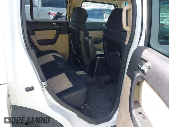 2006 Hummer H3 with VIN 5GTDN136X68330725, listed as a IAAI auction lot 41913649 with 171,522 mi miles. Bid and sale history available at carsss.com. Image 8.
