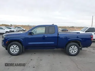 2023 Nissan Frontier S z VIN 1N6ED1CL4PN611312, wystawiony jako IAAI lot #41053292 z przebiegiem 23 559 mil mil oraz . Historia ofert i sprzedaży dostępna na DreamBid. Obrazek 15.