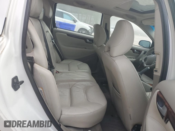 2006 Volvo V70 2.4L with VIN YV1SW612962558219, listed as a Copart auction lot 61853785 with 132,960 mi miles and Salvage title. Bid and sale history available at DreamBid. Image 11.