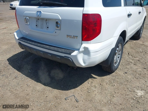 2004 Honda Pilot EX with VIN 2HKYF18514H614300, listed as a IAAI auction lot 42044675 with 251,963 mi miles. Bid and sale history available at carsss.com. Image 6.