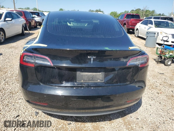 2019 Tesla Model 3 Mid Range z VIN 5YJ3E1EA7KF484369, wystawiony jako Copart lot #51605785 z przebiegiem 101 452 mil mil oraz Nie do naprawy • Non repairable. Historia ofert i sprzedaży dostępna na DreamBid. Obrazek 6.