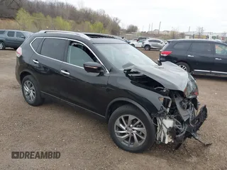2015 Nissan Rogue SL z VIN 5N1AT2MVXFC840318, wystawiony jako IAAI lot #42066511 z przebiegiem 84 719 mil mil oraz . Historia ofert i sprzedaży dostępna na DreamBid. Obrazek 1.