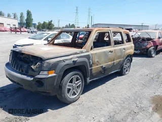 2010 Jeep Patriot Sport with VIN 1J4NF2GBXAD512702, listed as a IAAI auction lot 39616697 with Not Provided miles. Bid and sale history available at carsss.com. Image 2.