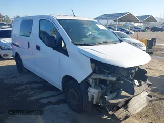 2017 Chevrolet City Express Cargo LT z VIN 3N63M0ZNXHK699123, wystawiony jako IAAI lot #41754183 z przebiegiem 191 291 mil mil oraz . Historia ofert i sprzedaży dostępna na DreamBid. Obrazek 1.