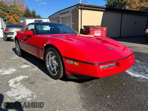 1990 Chevrolet Corvette z VIN 1G1YY2385L5119459, wystawiony jako Copart lot #46874565 z przebiegiem 51 537 mil mil oraz Czysty tytuł • Clean title. Historia ofert i sprzedaży dostępna na DreamBid. Obrazek 1.