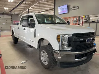 2019 Ford F-350 Platinum с VIN 1FT7W3BTXKED68083, выставлен на аукционе IAAI как лот 42602897 с пробегом 201 348 миль миль и . История ставок и продаж доступна на DreamBid. Изображение 4.