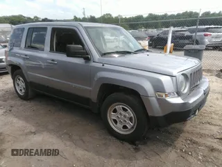 2016 Jeep Patriot Sport z VIN 1C4NJPBBXGD765293, wystawiony jako IAAI lot #42310600 z przebiegiem 193 678 mil mil oraz . Historia ofert i sprzedaży dostępna na DreamBid. Obrazek 1.