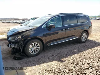 2017 Chrysler Pacifica Touring L z VIN 2C4RC1BG5HR776981, wystawiony jako Copart lot #57984415 z przebiegiem 182 260 mil mil oraz Szkoda całkowita • Salvage title. Historia ofert i sprzedaży dostępna na DreamBid. Obrazek 1.