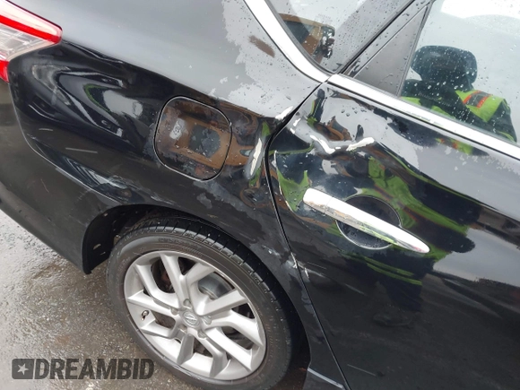 2014 Nissan Sentra SV with VIN 3N1AB7AP1EL633316, listed as a IAAI auction lot 41623216 with 112,133 mi miles and . Bid and sale history available at DreamBid. Image 18.