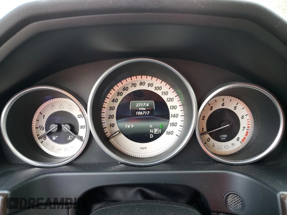 2015 Mercedes-Benz E 350 Luxury with VIN WDDHH8JB0FB134830, listed as a Copart auction lot 70855934 with 106,717 mi miles and Salvage title. Bid and sale history available at DreamBid. Image 9.