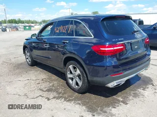 2019 Mercedes-Benz GLC 300 z VIN WDC0G4KB7KV176349, wystawiony jako IAAI lot #42191221 z przebiegiem 66 689 mil mil oraz . Historia ofert i sprzedaży dostępna na DreamBid. Obrazek 3.