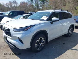 2024 Toyota Highlander LE z VIN 5TDKDRBH6RS544226, wystawiony jako IAAI lot #42083278 z przebiegiem 6 066 mil mil oraz . Historia ofert i sprzedaży dostępna na DreamBid. Obrazek 16.