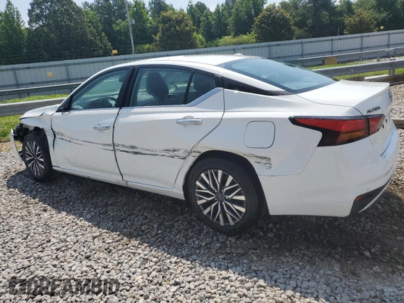 2025 Nissan Altima SV z VIN 1N4BL4DV5SN393597, wystawiony jako Copart lot #59698375 z przebiegiem 1 490 mil mil oraz Czysty tytuł • Clean title. Historia ofert i sprzedaży dostępna na DreamBid. Obrazek 2.