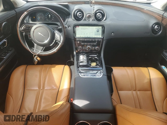 2019 Jaguar XJ R-Sport with VIN SAJWA1C7XK8W21242, listed as a Copart auction lot 56092225 with 47,727 mi miles and Salvage title. Bid and sale history available at DreamBid. Image 8.