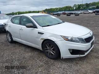 2012 Kia Optima LX z VIN 5XXGM4A7XCG040059, wystawiony jako IAAI lot #42302303 z przebiegiem 211 155 mil mil oraz . Historia ofert i sprzedaży dostępna na DreamBid. Obrazek 1.