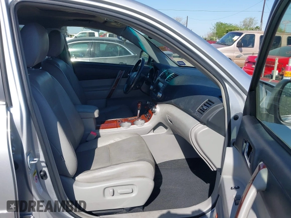 2012 Toyota Highlander Limited with VIN JTEDC3EH6C2007841, listed as a IAAI auction lot 41766616 with 128,089 mi miles and . Bid and sale history available at DreamBid. Image 5.