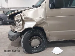 2000 Ford Econoline Passenger XL z VIN 1FMRE1129YHA94046, wystawiony jako IAAI lot #42240740 z przebiegiem 215 936 mil mil oraz . Historia ofert i sprzedaży dostępna na DreamBid. Obrazek 6.