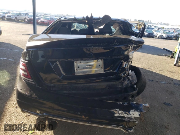 2012 Mercedes-Benz C 250 Sport z VIN WDDGF4HB0CA619034, wystawiony jako Copart lot #44616565 z przebiegiem Nie podano mil oraz Szkoda całkowita • Salvage title. Historia ofert i sprzedaży dostępna na DreamBid. Obrazek 6.