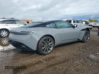2019 Aston Martin DB11 V8 z VIN SCFRMFAW0KGL06287, wystawiony jako Copart lot #62828302 z przebiegiem Nie podano mil oraz . Historia ofert i sprzedaży dostępna na DreamBid. Obrazek 4.