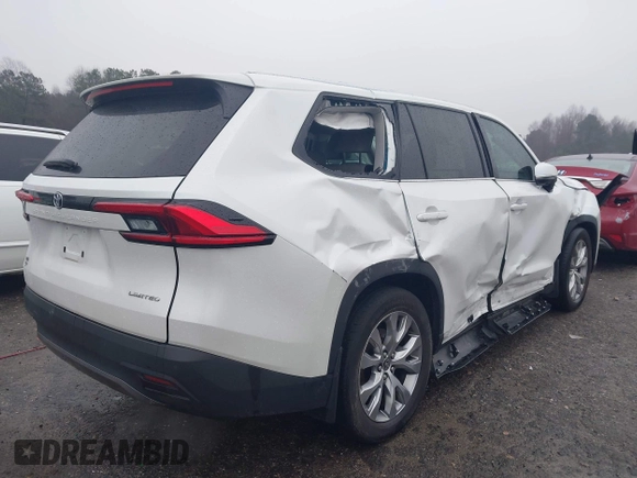 2024 Toyota Highlander XLE z VIN 5TDAAAA59RS011154, wystawiony jako IAAI lot #41243314 z przebiegiem 28 555 mil mil oraz . Historia ofert i sprzedaży dostępna na DreamBid. Obrazek 4.
