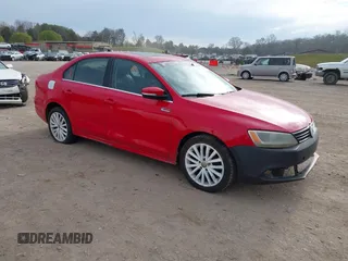 2011 Volkswagen Jetta SEL z VIN 3VWLX7AJ3BM372311, wystawiony jako IAAI lot #41874757 z przebiegiem 151 900 mil mil oraz . Historia ofert i sprzedaży dostępna na DreamBid. Obrazek 1.