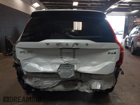 2023 Volvo XC90 Plus with VIN YV4062PN1P1985051, listed as a IAAI auction lot 41890979 with 60,922 mi miles. Bid and sale history available at carsss.com. Image 17.