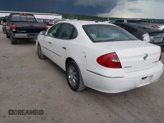 2007 Buick LaCrosse CX with VIN 2G4WC582471198323, listed as a IAAI auction lot 42613043 with 240,463 mi miles and . Bid and sale history available at DreamBid. Image 3.