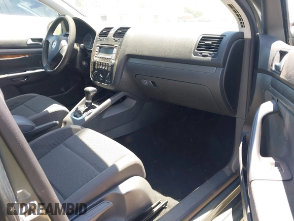 2007 Volkswagen Rabbit with VIN WVWDS71K17W052197, listed as a IAAI auction lot 42636885 with 157,423 mi miles and . Bid and sale history available at DreamBid. Image 5.