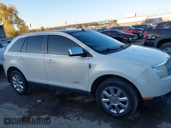 2008 Lincoln MKX with VIN 2LMDU68C48BJ31644, listed as a IAAI auction lot 40903355 with 199,176 mi miles. Bid and sale history available at carsss.com. Image 13.